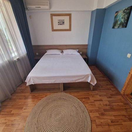 Poarta Apelor Hotell Sarichioi Eksteriør bilde